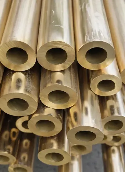 أنبوب معدني